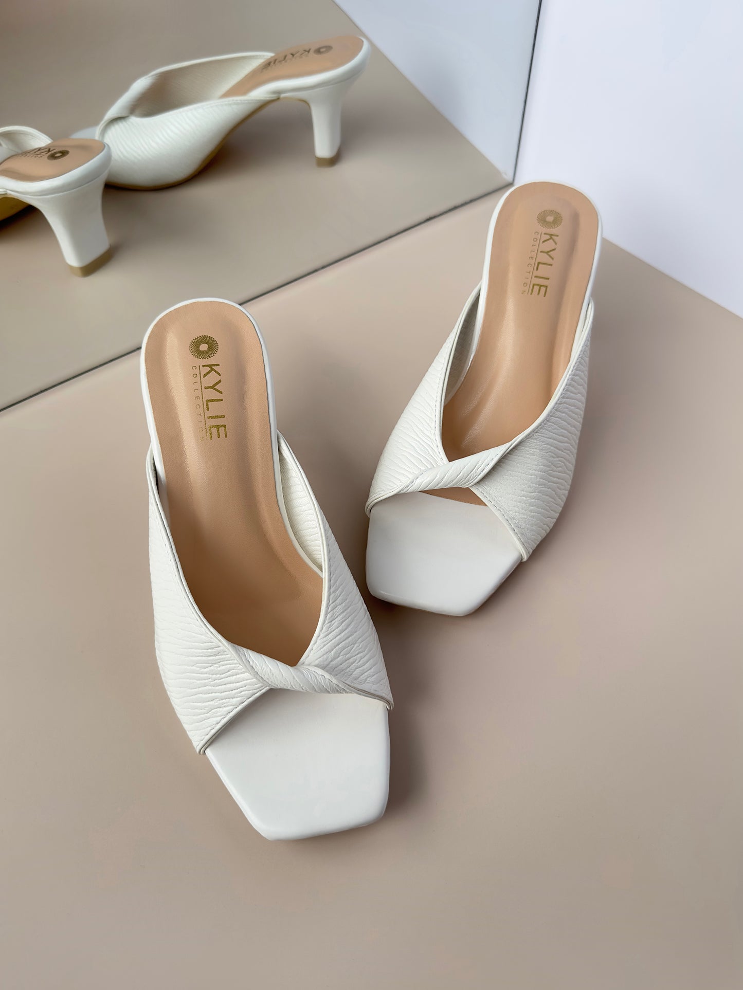 Fashionable Heels Sandal with Comfort Straps