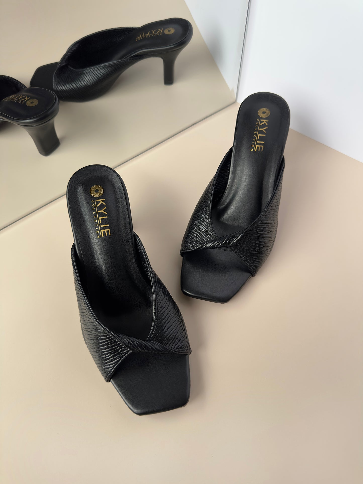 Fashionable Heels Sandal with Comfort Straps