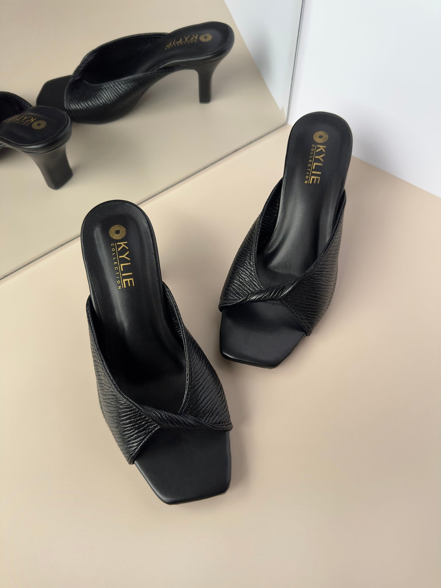 Fashionable Heels Sandal with Comfort Straps