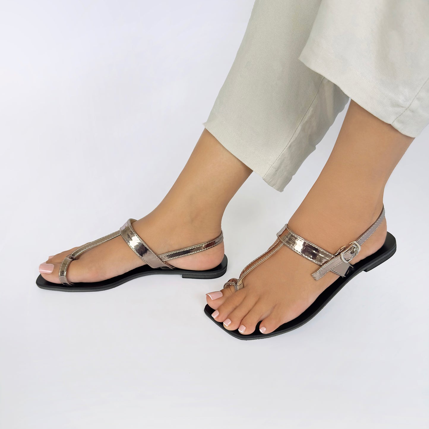 Flat Sandals with Adjustable Three-Color Straps