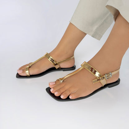 Flat Sandals with Adjustable Three-Color Straps